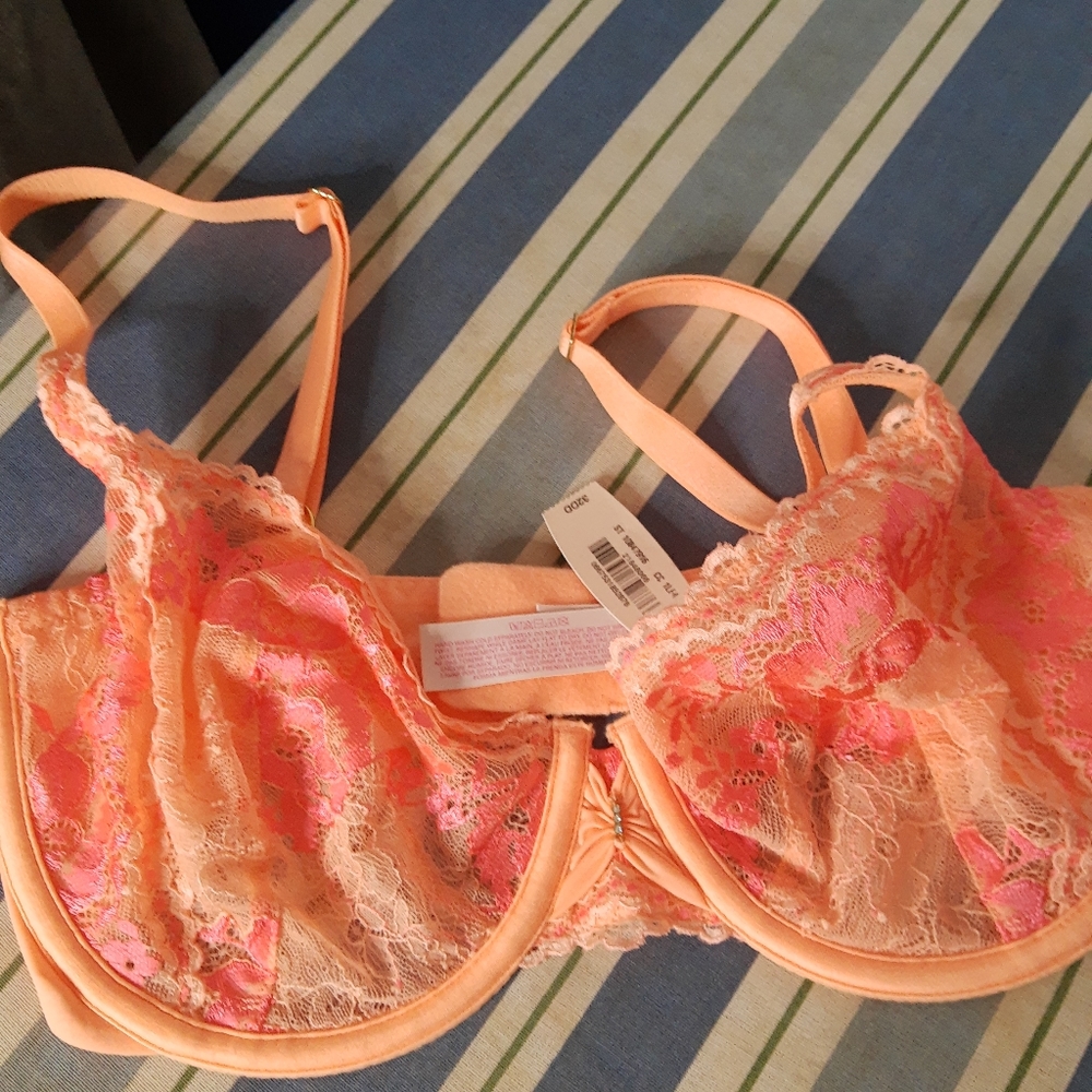 Victoria's secret 32dd nwt bra
